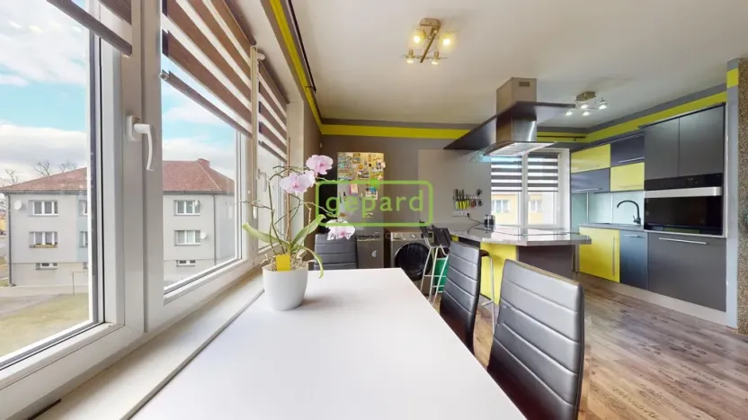 Prodej bytu 2+1, Okna, 60 m2