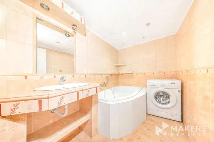 Prodej bytu 2+1, Karlovy Vary, Vítězná, 70 m2