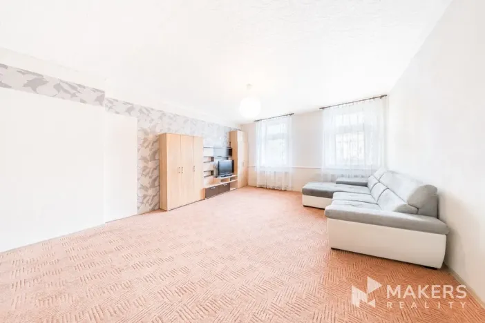 Prodej bytu 2+1, Karlovy Vary, Vítězná, 70 m2