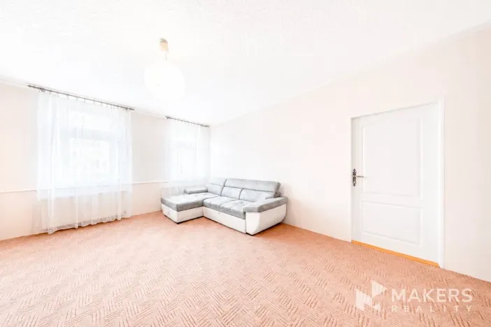 Prodej bytu 2+1, Karlovy Vary, Vítězná, 70 m2