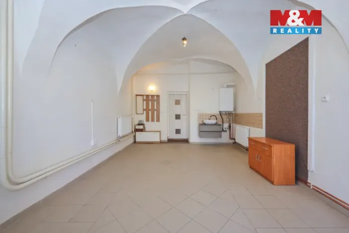 Pronájem obchodního prostoru, Polná, Sezimovo náměstí, 40 m2