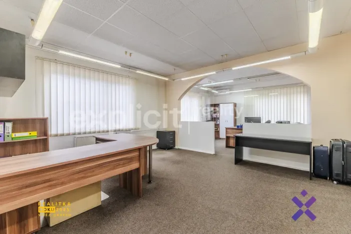 Prodej výrobních prostor, Zlín - Malenovice, třída 3. května, 3394 m2