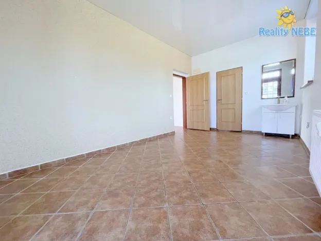 Pronájem obchodního prostoru, Jesenice, Budějovická, 79 m2