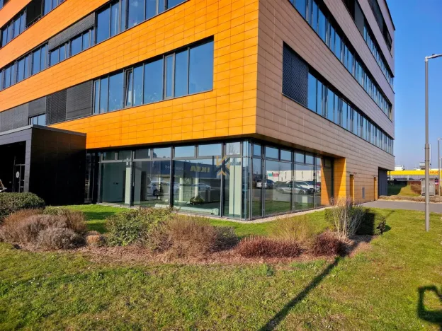 Pronájem kanceláře, Praha - Horní Počernice, Sezemická, 132 m2