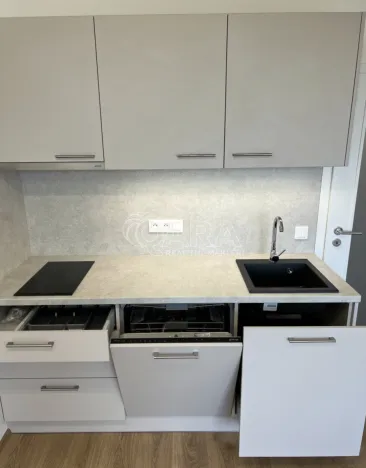 Pronájem bytu 1+kk, Praha, Ďáblická, 28 m2