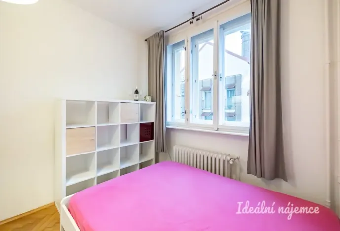 Pronájem bytu 1+kk, Praha - Vinohrady, Sobotecká, 18 m2