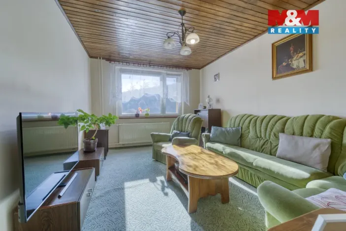 Prodej bytu 3+1, Žlutice, Pod Strání, 75 m2