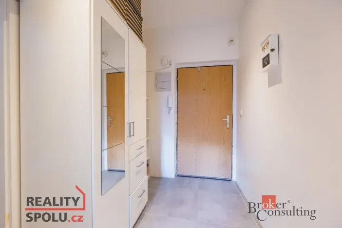 Prodej bytu 2+1, Hradec Králové, Okružní, 50 m2