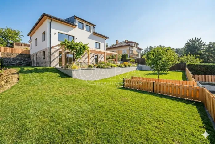 Prodej vícegeneračního domu, Chocerady, 245 m2