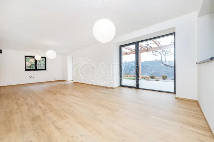 Prodej vícegeneračního domu, Chocerady, 245 m2