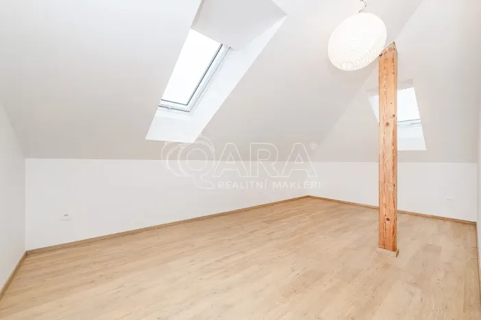 Prodej vícegeneračního domu, Chocerady, 245 m2