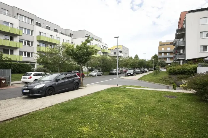 Pronájem bytu 1+kk, Praha - Uhříněves, Václava Trojana, 31 m2