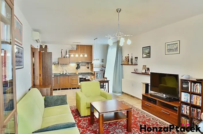 Pronájem bytu 3+kk, Praha - Prosek, Zubrnická, 81 m2