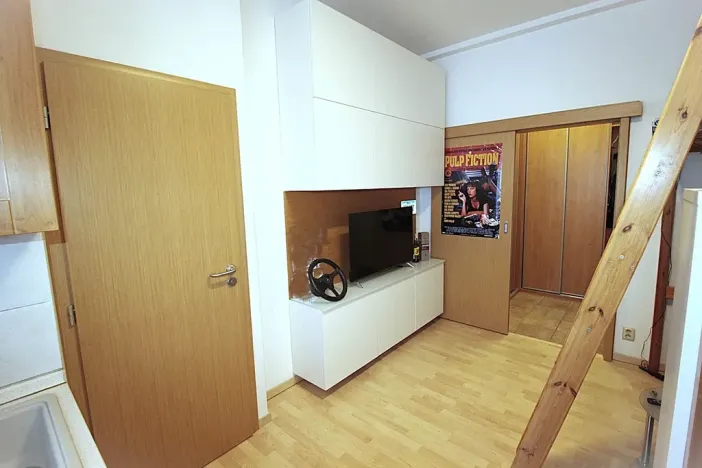 Pronájem bytu 1+kk, Praha - Holešovice, Heřmanova, 26 m2