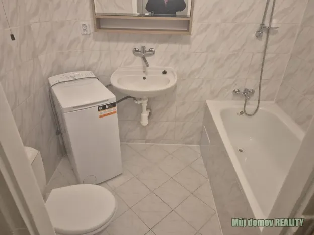 Pronájem bytu 1+kk, Praha - Smíchov, Stroupežnického, 30 m2