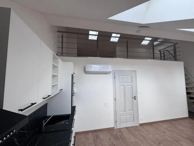 Pronájem bytu 3+kk, Praha - Střešovice, Na Petynce, 59 m2