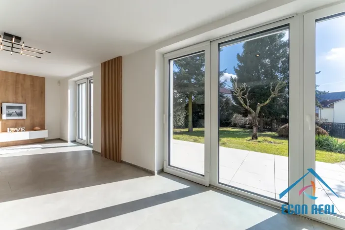 Pronájem rodinného domu, Praha, Na konečné, 224 m2