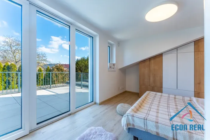 Pronájem rodinného domu, Praha, Na konečné, 224 m2