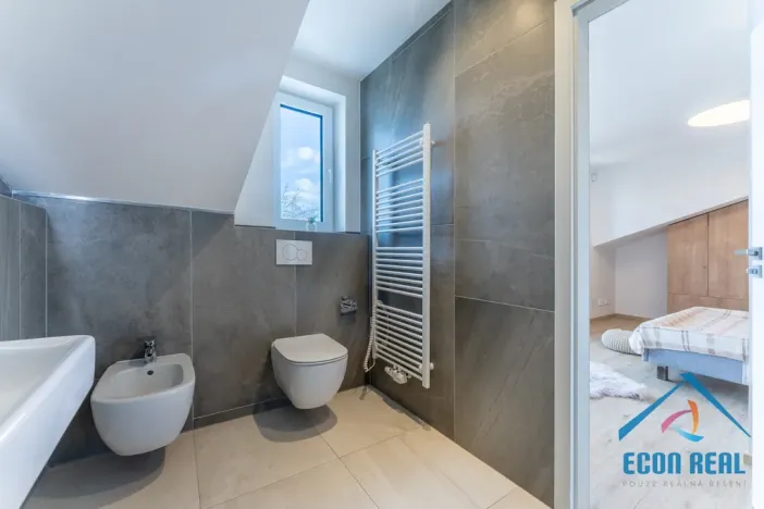 Pronájem rodinného domu, Praha, Na konečné, 224 m2