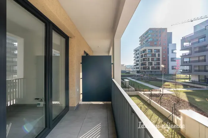 Pronájem bytu 1+kk, Praha - Hloubětín, Poděbradská, 32 m2