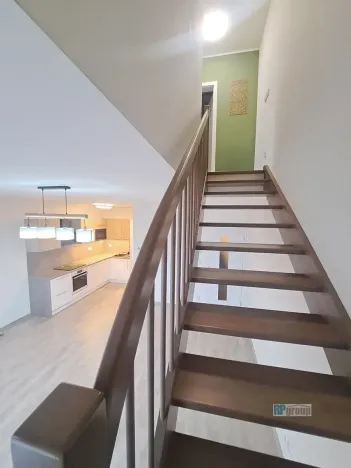 Pronájem bytu 3+kk, Polerady, 71 m2