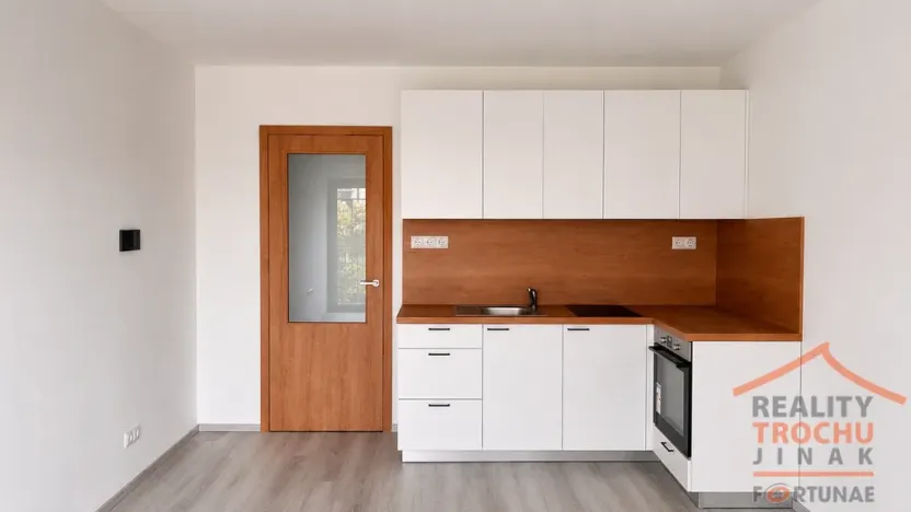 Pronájem bytu 1+kk, Hradec Králové, Pod Zámečkem, 28 m2