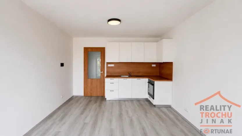 Pronájem bytu 1+kk, Hradec Králové, Pod Zámečkem, 27 m2