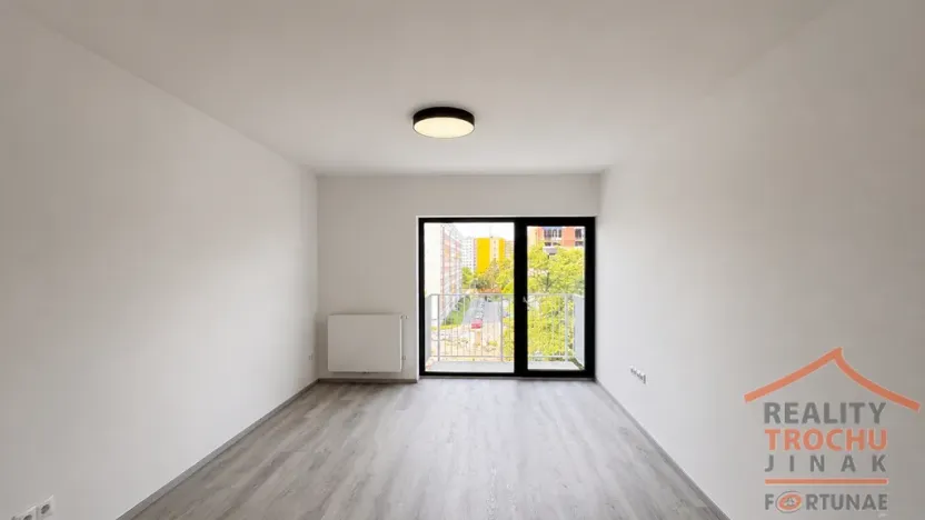 Pronájem bytu 1+kk, Hradec Králové, Pod Zámečkem, 28 m2