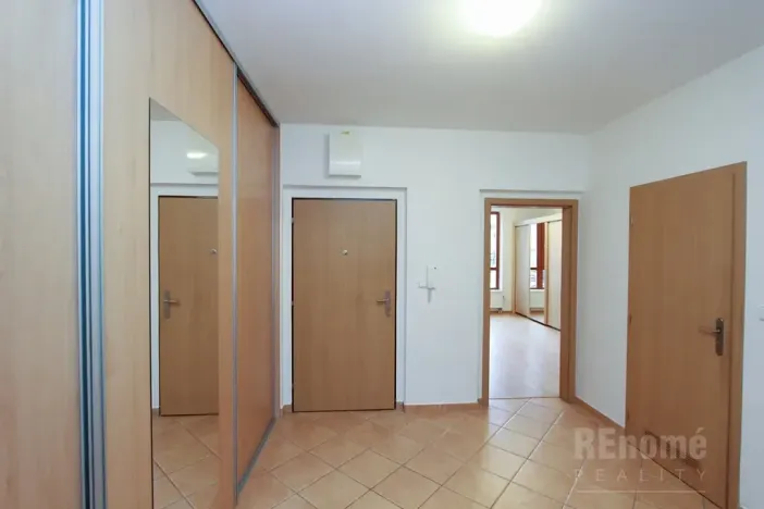 Pronájem bytu 2+kk, Praha - Kunratice, Pod Haltýřem, 60 m2