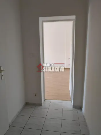 Pronájem bytu 1+kk, Děčín - Děčín II-Nové Město, Horská, 20 m2