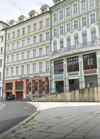 Prodej bytu 2+kk, Karlovy Vary, Divadelní náměstí, 65 m2