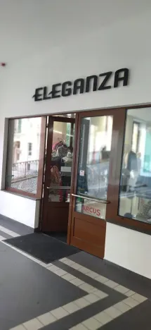 Prodej obchodního prostoru, Karlovy Vary, Divadelní náměstí, 30 m2