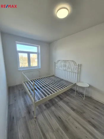 Pronájem bytu 2+kk, Milovice, Slepá, 51 m2