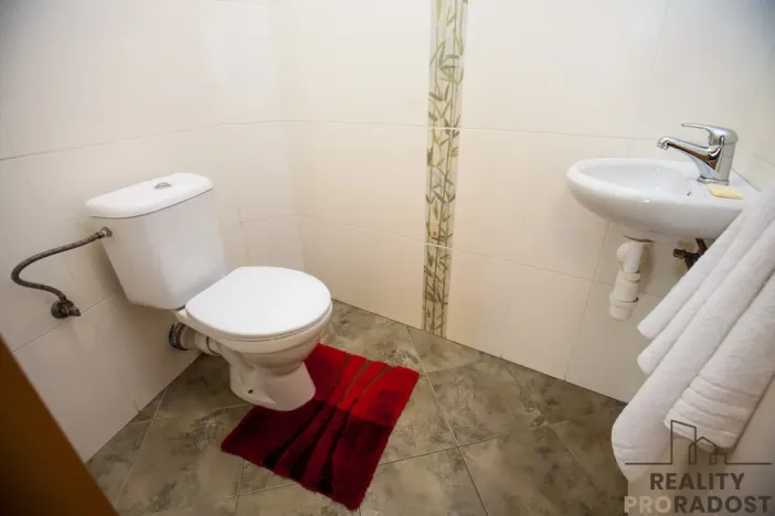 Pronájem bytu 2+kk, Praha, Benická, 80 m2