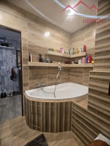 Prodej bytu 2+1, Chomutov, Holešická, 62 m2