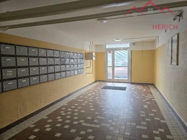 Prodej bytu 2+1, Chomutov, Holešická, 62 m2