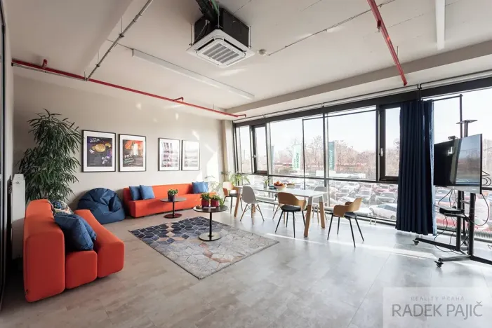 Prodej kanceláře, Brno, Pražákova, 211 m2