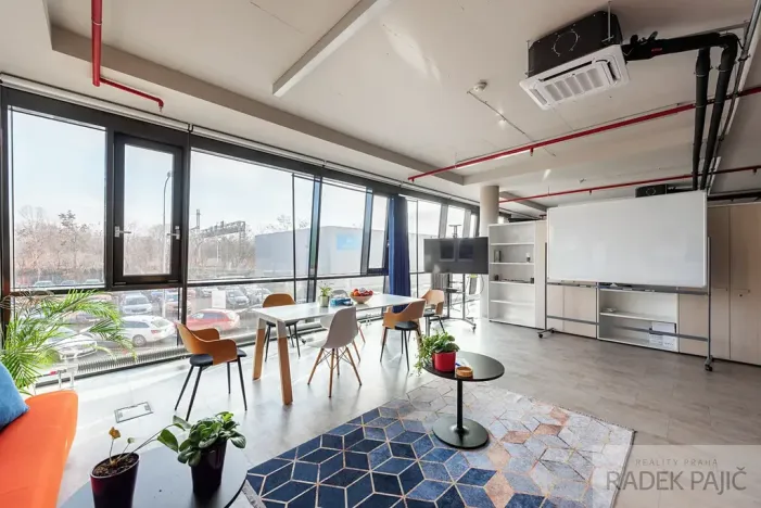 Prodej kanceláře, Brno, Pražákova, 211 m2