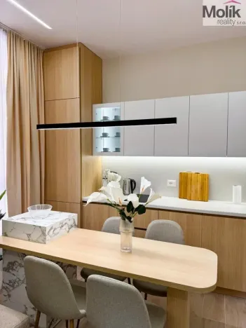 Prodej bytu 2+kk, Drač, 80 m2