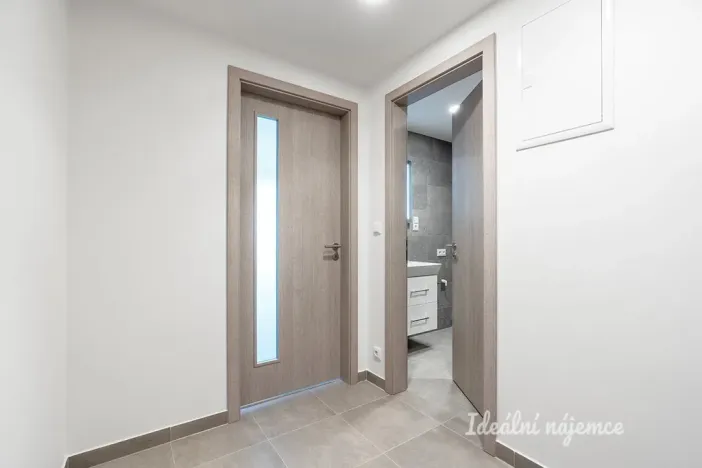 Pronájem bytu 1+kk, Praha, Poděbradská, 32 m2