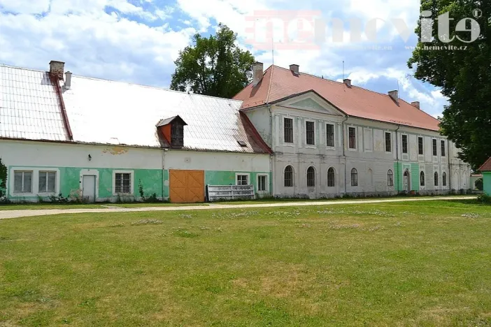 Prodej historického objektu, Hatín - Jemčina, 2500 m2