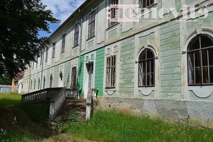 Prodej historického objektu, Hatín - Jemčina, 2500 m2