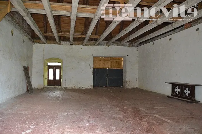 Prodej historického objektu, Hatín - Jemčina, 2500 m2