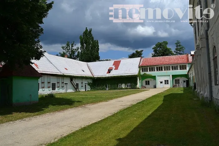 Prodej historického objektu, Hatín - Jemčina, 2500 m2