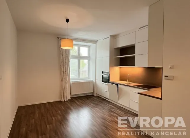 Prodej bytu 2+kk, Žirovnice, Havlíčkovo náměstí, 41 m2