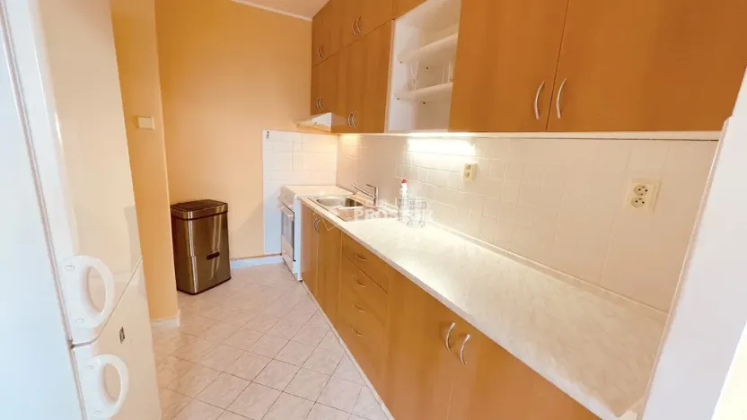 Pronájem bytu 2+kk, Praha - Prosek, Vysočanská, 45 m2