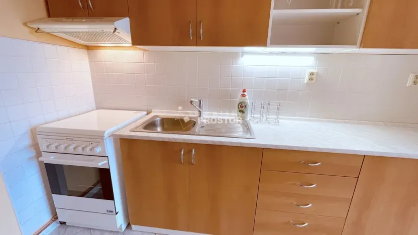 Pronájem bytu 2+kk, Praha - Prosek, Vysočanská, 45 m2