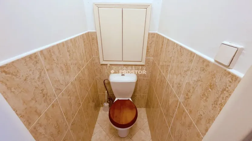 Pronájem bytu 2+kk, Praha - Prosek, Vysočanská, 45 m2