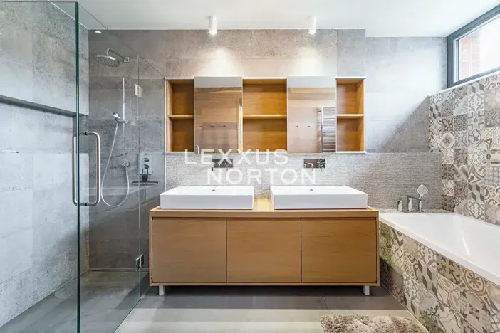 Prodej vily, Praha - Dejvice, V Šáreckém údolí, 285 m2