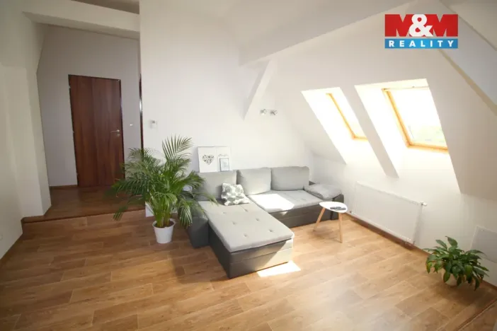 Pronájem bytu 2+kk, Hradec Králové, Tylovo nábřeží, 68 m2